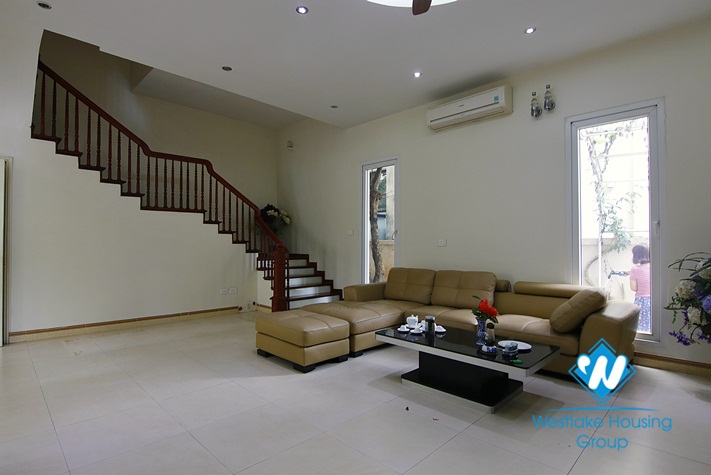 Affordable single detached villa for rent in Vinhomes Riverside, Hanoi